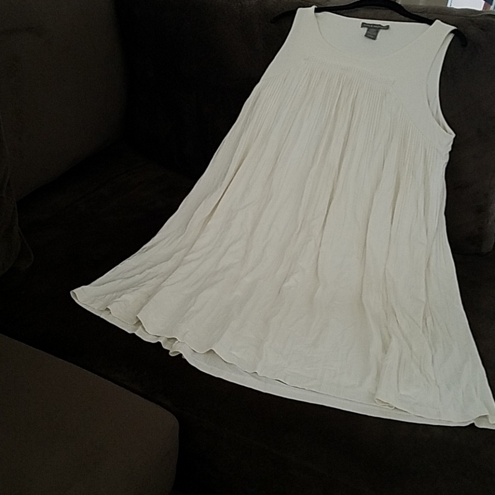 White Sleeveless Pleated Stretch Dress
